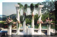 Columns.JPG (32777 bytes)