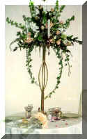 FlowersOnTable.JPG (15841 bytes)