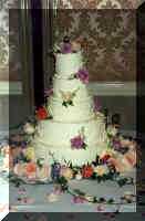 MORE CAKE.JPG (23263 bytes)